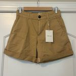 Everlane  The Pleated Chino Short - Classic Khaki Photo 3
