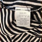 Lizard Thicket Callie Mac  large cropped blouse black crème long sleeve deep v Photo 7