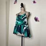 Tropical Palm Leaf Greens & White Print Tank Top Hi Lo Style w Ruffle Hem Sz L Size L Photo 1