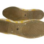 ROTHY’S Women’s Daisy Pattern The Flat Yellow and White knit flat 10 Photo 5