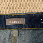 DL1961  Karlie Boyfriend short 3.5 inseam distressed blue denim/jean size 31 Photo 3
