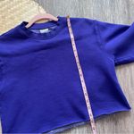 Aritzia  TNA cozy fleece perfect cropped sweatshirt‎ Crewneck purple Photo 3