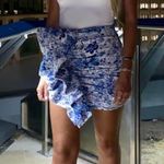 House Of CB marielle BLUE + WHITE PRINT RUFFLE MINI SKIRT. Size large Photo 2