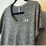 Under Armour  Womens Heat‎ Gear Athletic Shirt Sz XL Activewear Gym Workout # Photo 2
