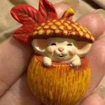 Hallmark 1985  Vintage Autumn Fall Chipmunk in Acorn Pin Brooch Photo 0