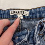 Signature 8 Jean shorts  Photo 2