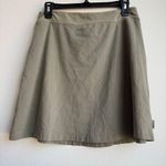 Mountain Hardwear  Women's Size Medium Green Striped Outdoor Activewear Skirt Photo 0