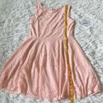Magazine pink sleeveless scoop neck floral lace dress size Medium Photo 6