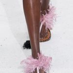 Valentino Garavani Valentino Soul Stud feather thong sandals in rose size IT 36 US 6 Photo 3