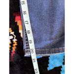 Lee Easy Fit Med Denim Capri Jeans Size 30"x 20.5" Mid Rise Pockets Zip Photo 6