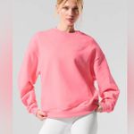 Alo Yoga  NWT Accolade Crew Neck Pullover Neon Bubblegum Size L SOLD OUT COLOR Photo 0