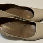 Bruno Magli Italy Women's Heels Size 4.5 Beige Leather Luxury
Dress Shoes Photo 0