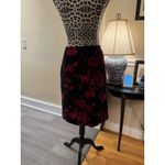 Talbots  Pencil Skirt  Velvet Red Roses Burnt Zip Back Women’s Sz 12 Back Zip Photo 3
