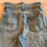 American Eagle high rise mom jeans size 6 short light wash distressed straight Photo 3