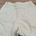 Eddie Bauer Vintage Light Yellow Women’s High Waisted Pleated Shorts Size 10 Photo 2