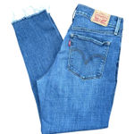 Levi's Classic Crop Jeans Frayed Hem Medium Wash Denim Women's Size 8 Photo 0
