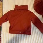 Alo Yoga Cropped Sweatshirt Photo 1