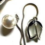 Silver tone tulip lariat necklace Photo 9