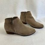 Blondo Waterproof Suede Ankle Boots Side Zip Block Heel Taupe Women's 7M Photo 2