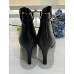 Clarks Black Leather Ankle Boots Heeled Zip Up Classic Booties Size 8.5 Photo 3