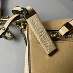 Simply Noelle  Crossbody Hand Bag Purse Adjustable Strap Tan Zipper Front Pocket Photo 1