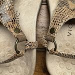 Vionic  Kirra Snakeskin‎ Print Thong Sandals Women's Size 6 Tan Black Photo 1