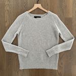 360 Cashmere Orchard Crew Neck Waffle Sweater in Light Heather Grey Size Small Photo 0