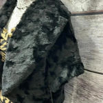 ❤️‍🔥 Faux Fur Black Shrug Photo 1