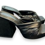 Circus by Sam Edelman Circus NY by Sam Edelman Sandals Black Twisted Front Block Heel Open Toe Sz 5.5 Photo 3