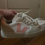 VEJA V10 Sneakers Photo 3