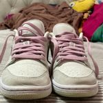 Jordan  1 Low Photo 1