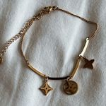 Dainty flower bracelet Photo 0