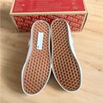 Vans Old Skool Shoe Suede Floral
Fuchsia Women's Size 8.5 US
VNOA4BV5TPK Photo 11