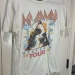 Def leopard graphic band T Photo 0