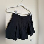 Aritzia Sunday Best Pleated Shorts Sz 6 in Black Flowy Skort Photo 3