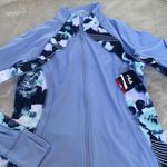 FILA  sport ceil blue floral side panel medium fits like Lululemon Photo 9