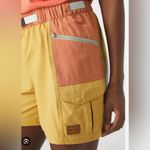 Patagonia NWT Women’s Outdoor Everyday Shorts XS Pufferfish Gold Photo 4