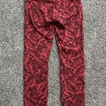 Lululemon pink & maroon floral leggings size 6 Photo 3