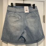 Gloria Vanderbilt NWT  Size 4 Pleated Front Belted High Rise Denim Shorts Photo 1