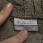 Columbia  Moss Green Cargo Pockets Shorts Relaxed Fit Lightweight Nylon Photo 5