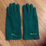 None Gorgeous green women’s gloves Photo 1