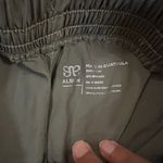 ALBION FIT Albion small green shorts Photo 4