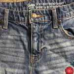Gap  Sexy Boyfriend Short, size 4 Photo 2