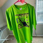 Brand new unisex Green T Photo 5