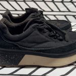 UGG  Marin Lace Platform in size 8.5 Photo 2