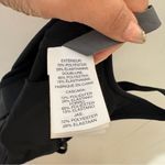 Vuori  Midset Sports Bra Black Size L | Criss Cross Back Athletic Yoga Bra Photo 5