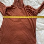 Everlane  rust turtle neck size small Photo 2