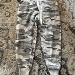 Aerie Gray Camo Joggers Photo 3
