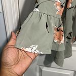 Gibson  Women’s Gray Floral Scoop-Neck Bell-Sleeve  Top -  Size Large Photo 2