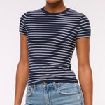 Abercrombie & Fitch Women’s The Mom Short High Rise Curve Love Size 8 Photo 0